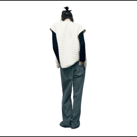Zara Padded Oversized Quilted Vest - Picture 2 of 6